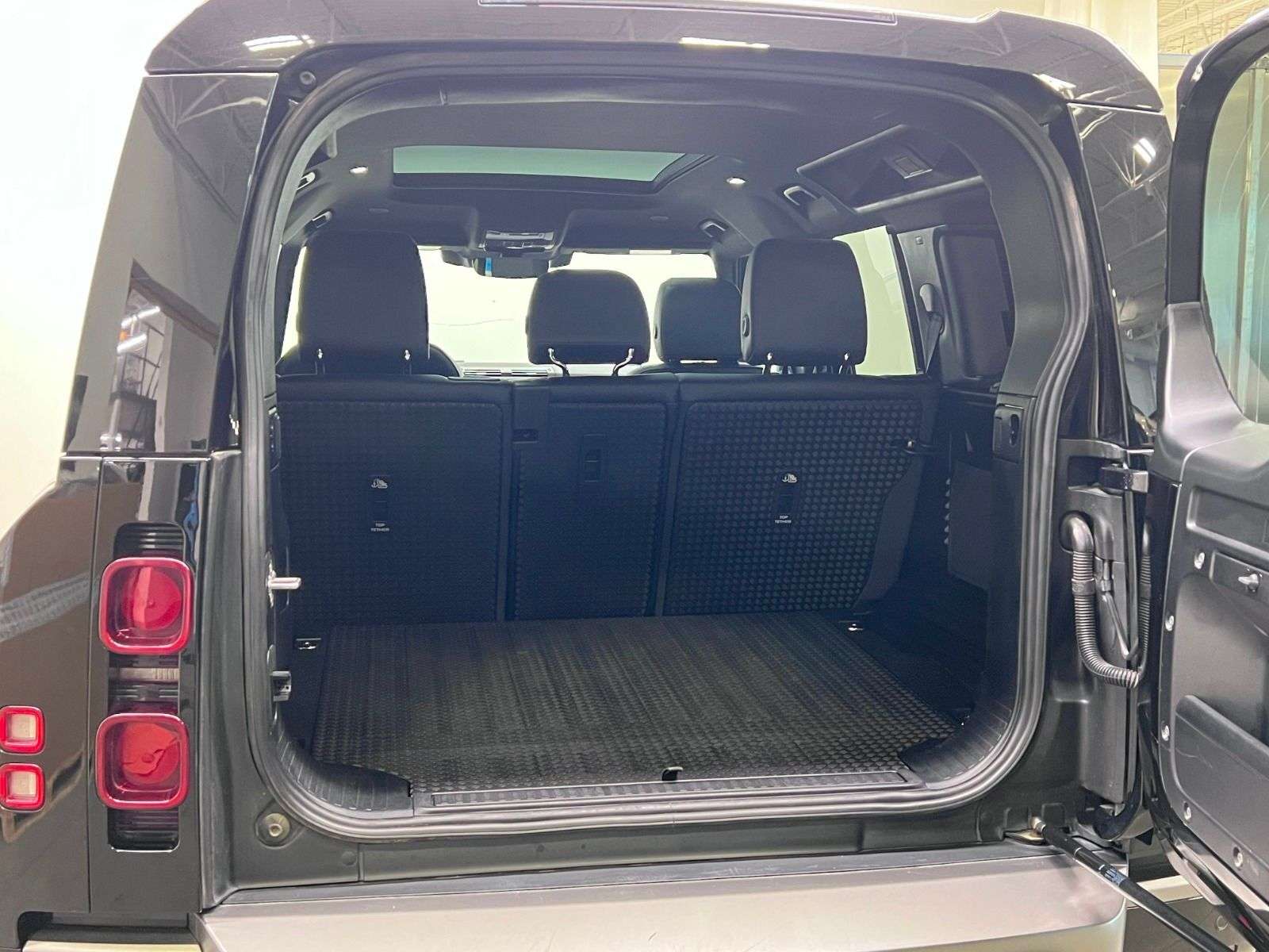 2023 Land Rover Defender P400 X-DYNAMIC SE | AIR SUSPENSION thumb 16