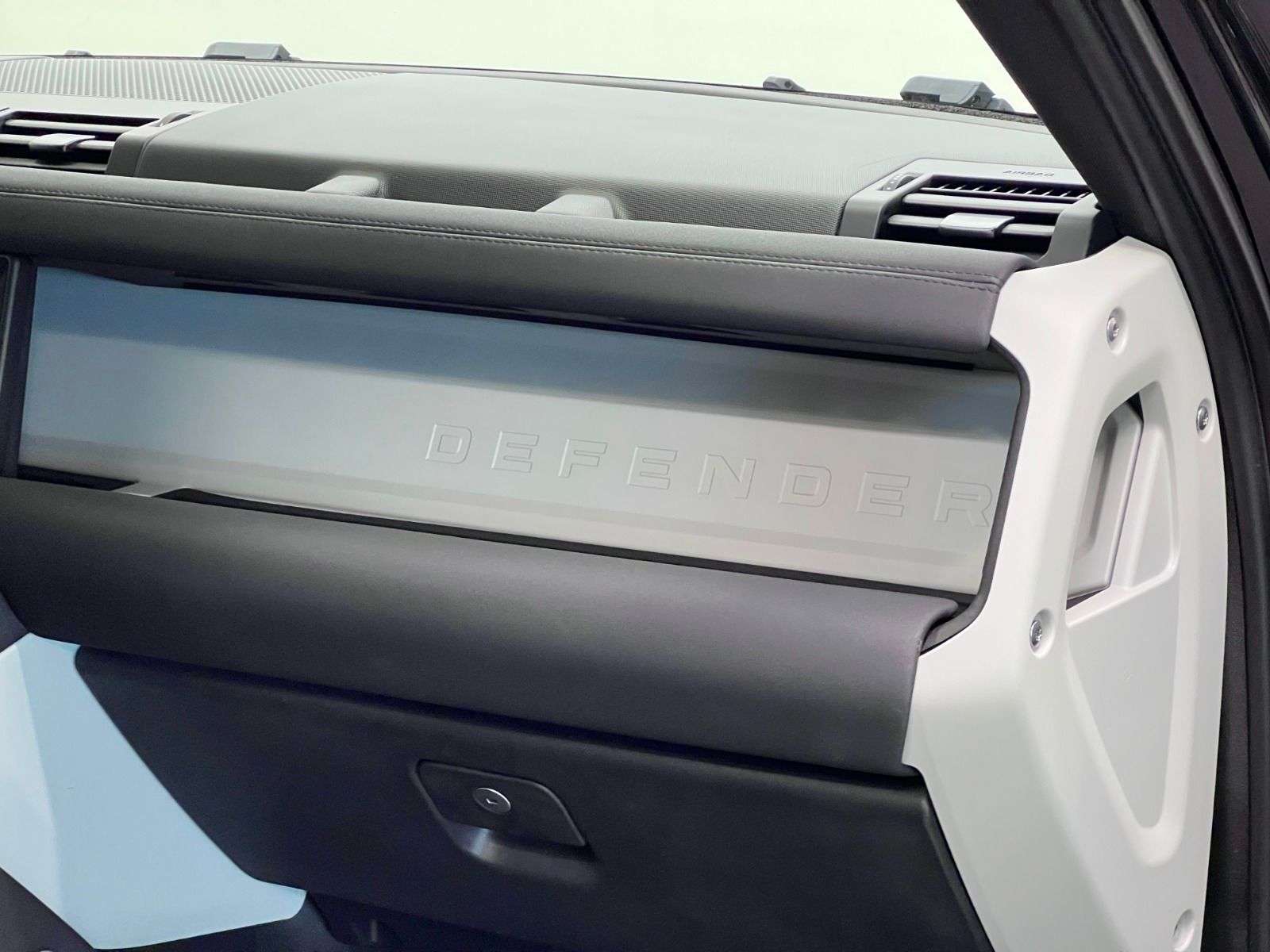 2023 Land Rover Defender P400 X-DYNAMIC SE | AIR SUSPENSION thumb 33