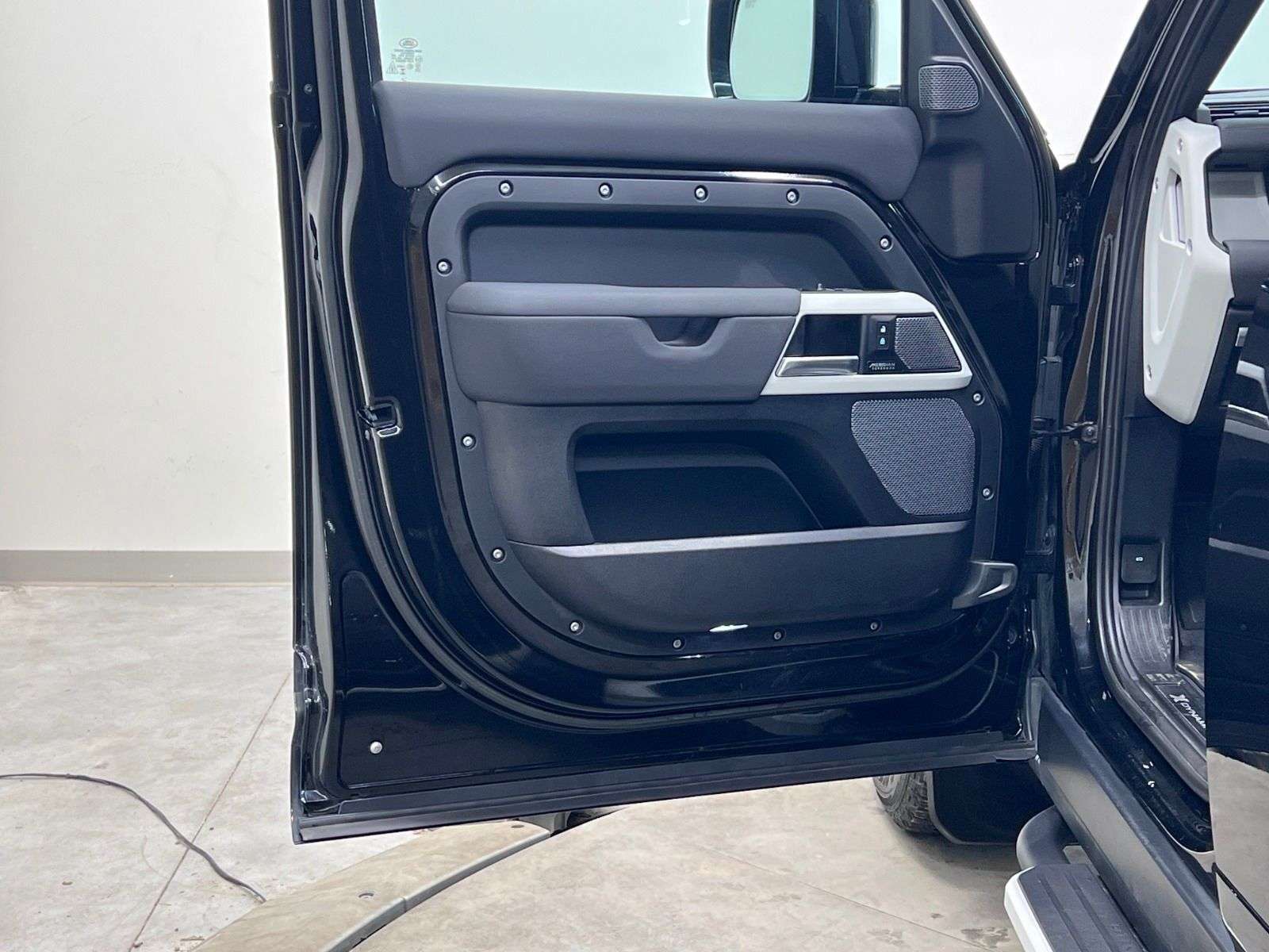 2023 Land Rover Defender P400 X-DYNAMIC SE | AIR SUSPENSION thumb 29