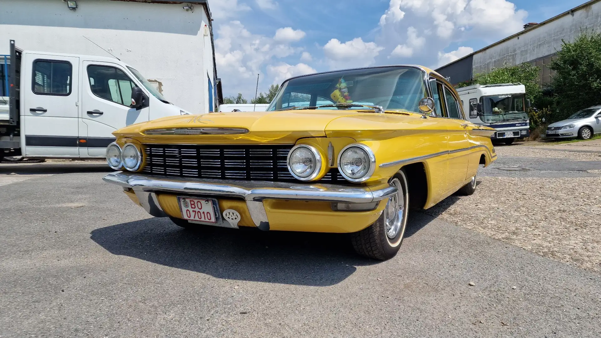 Oldsmobile Dynamic 88 4-Door Celebrity Sedan Amarillo - 2