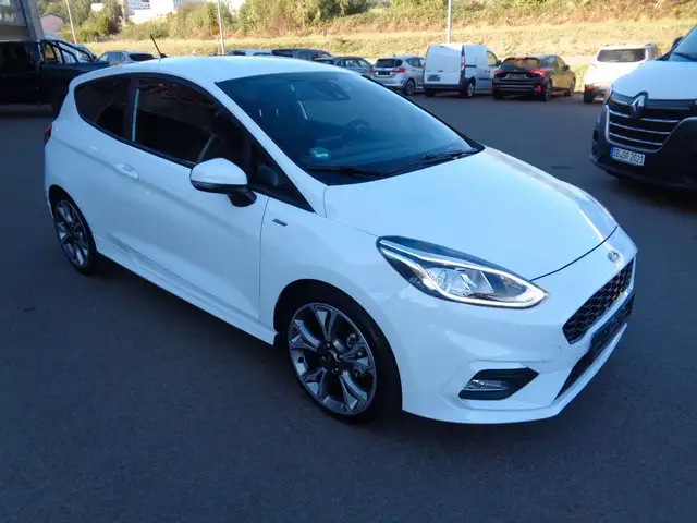 Ford Fiesta view 3