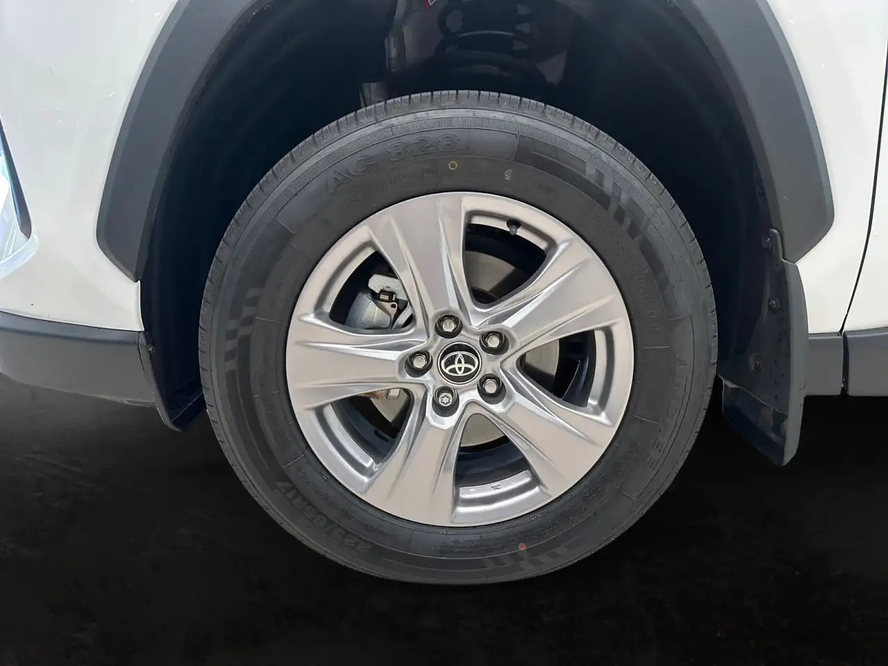 Toyota RAV 4 снимка Toyota RAV 4