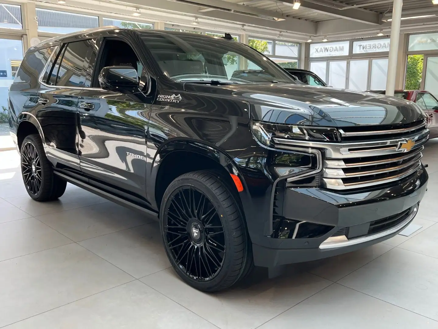 Chevrolet Tahoe High Country 6.2* LPG Schwarz - 1