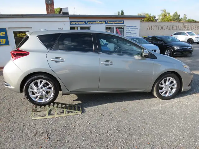Toyota Auris Edition-S Allwetter!!Navi!! SHZ!!Temp.!!51Tkm!