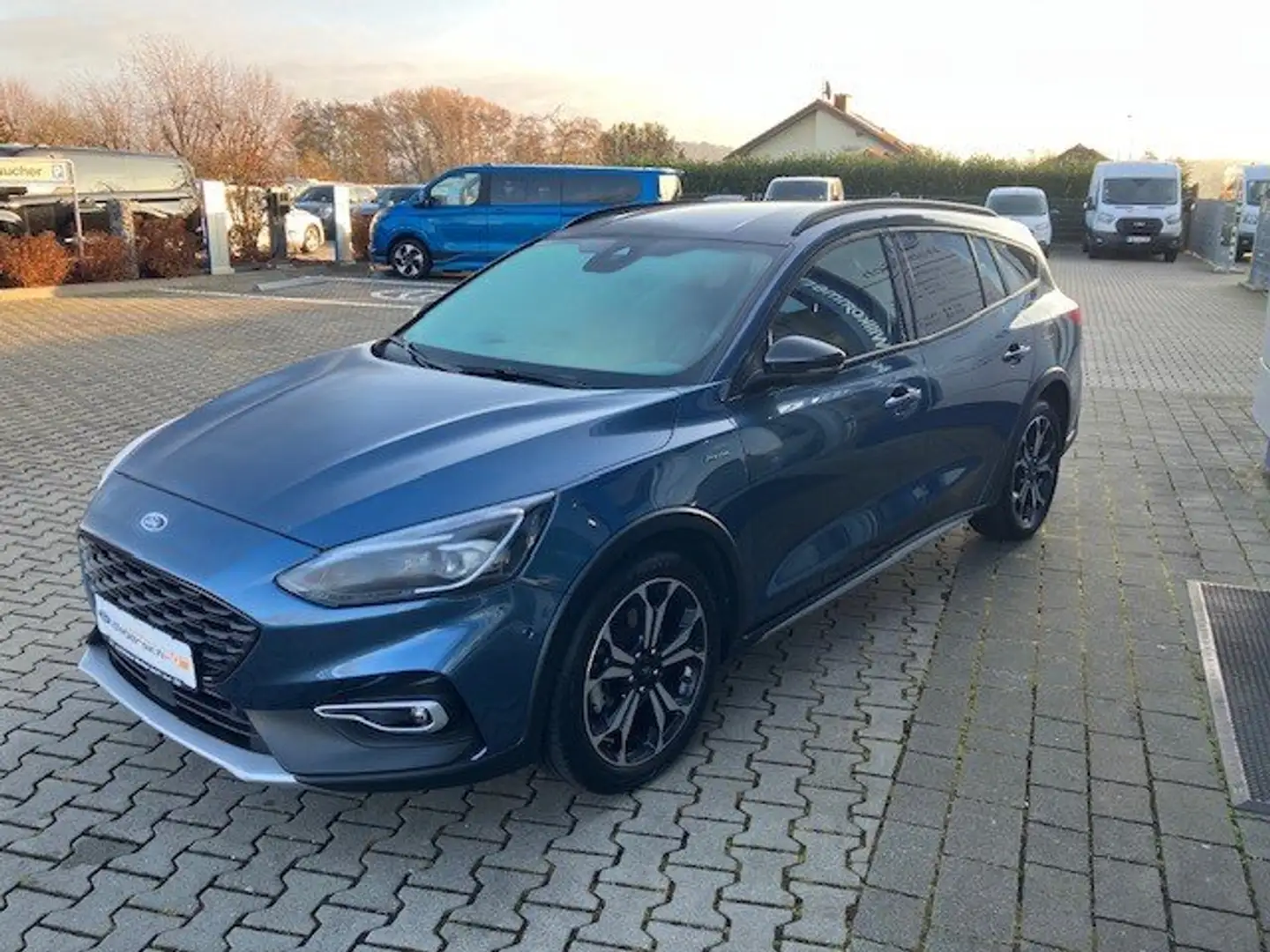 Ford Focus Active X, AHK schwenkbar, Klima, Kamera Azul - 2