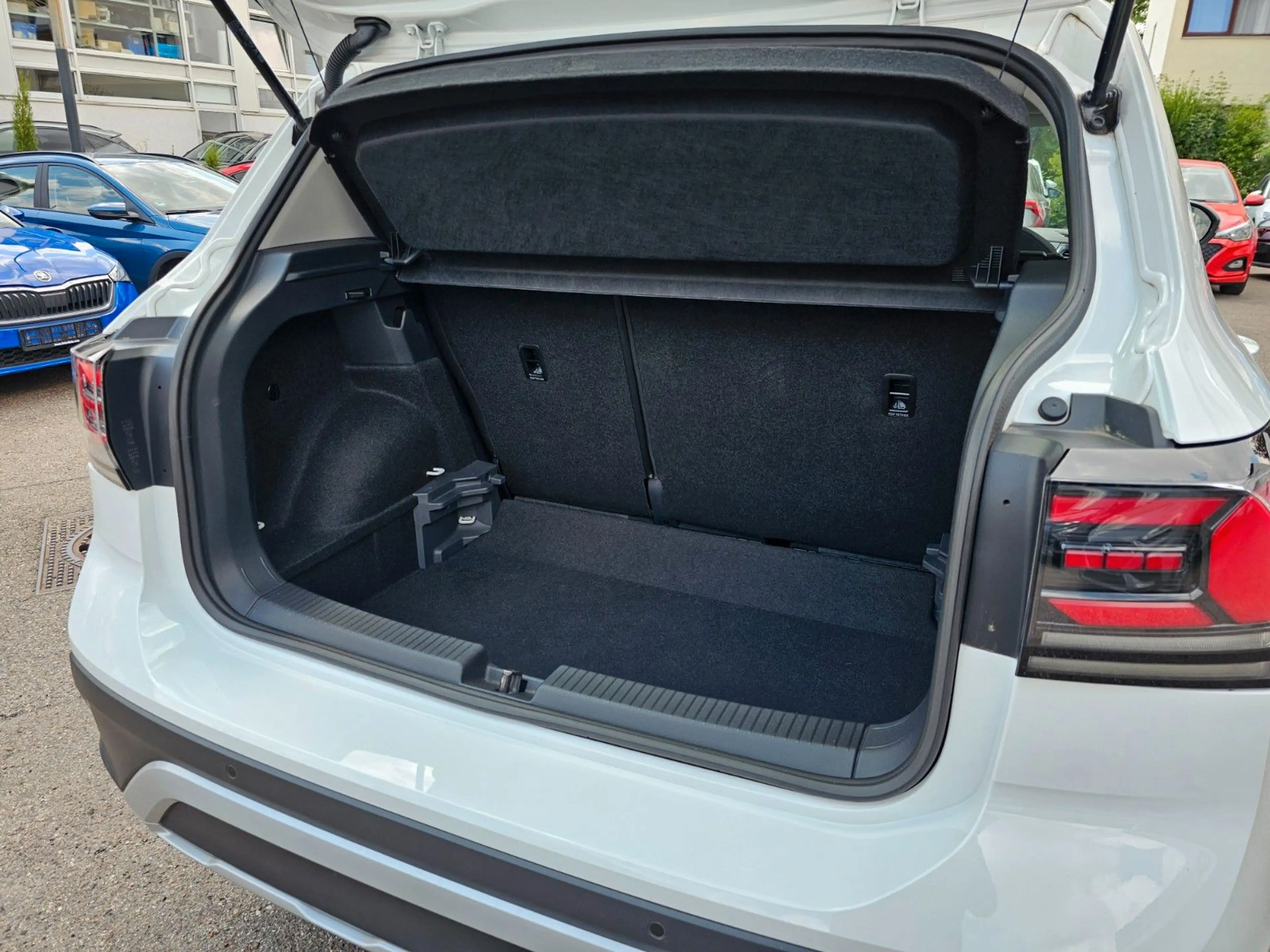 Volkswagen T-Cross 1.0 TSI 85 kW Life — photo 11