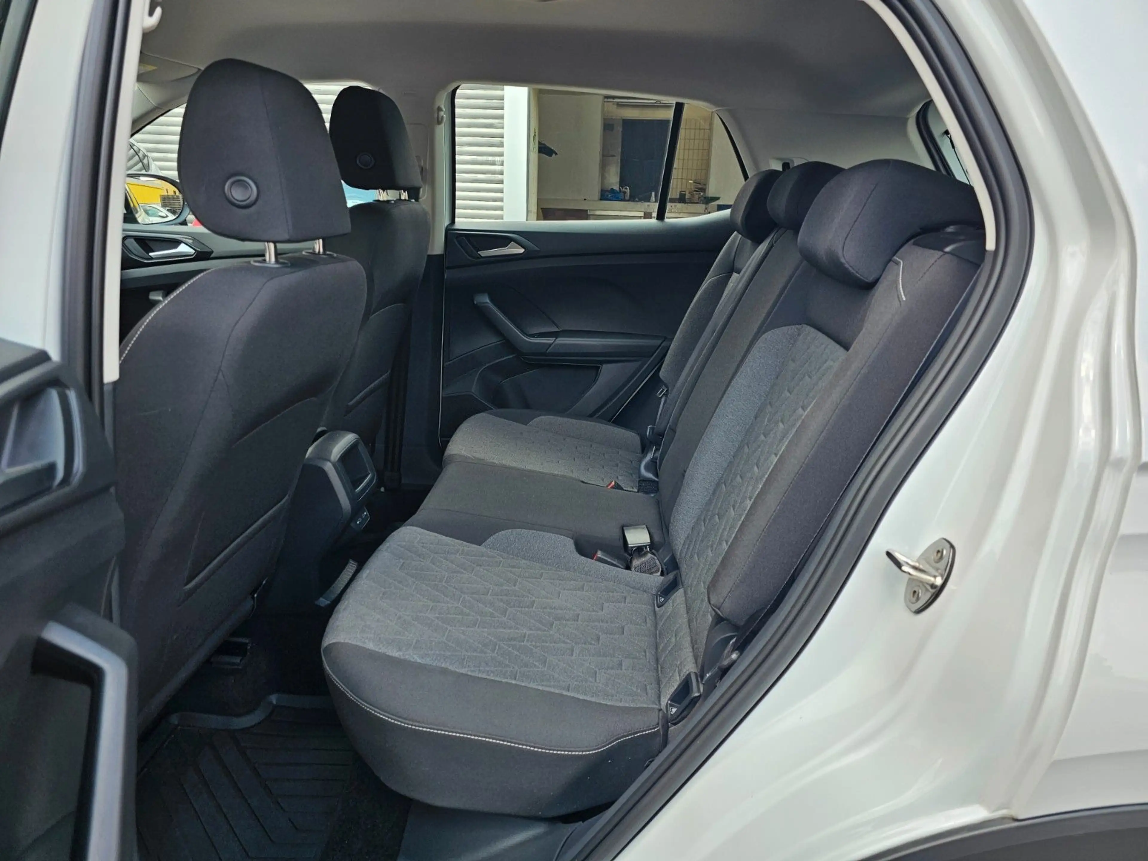 Volkswagen T-Cross 1.0 TSI 85 kW Life — photo 9