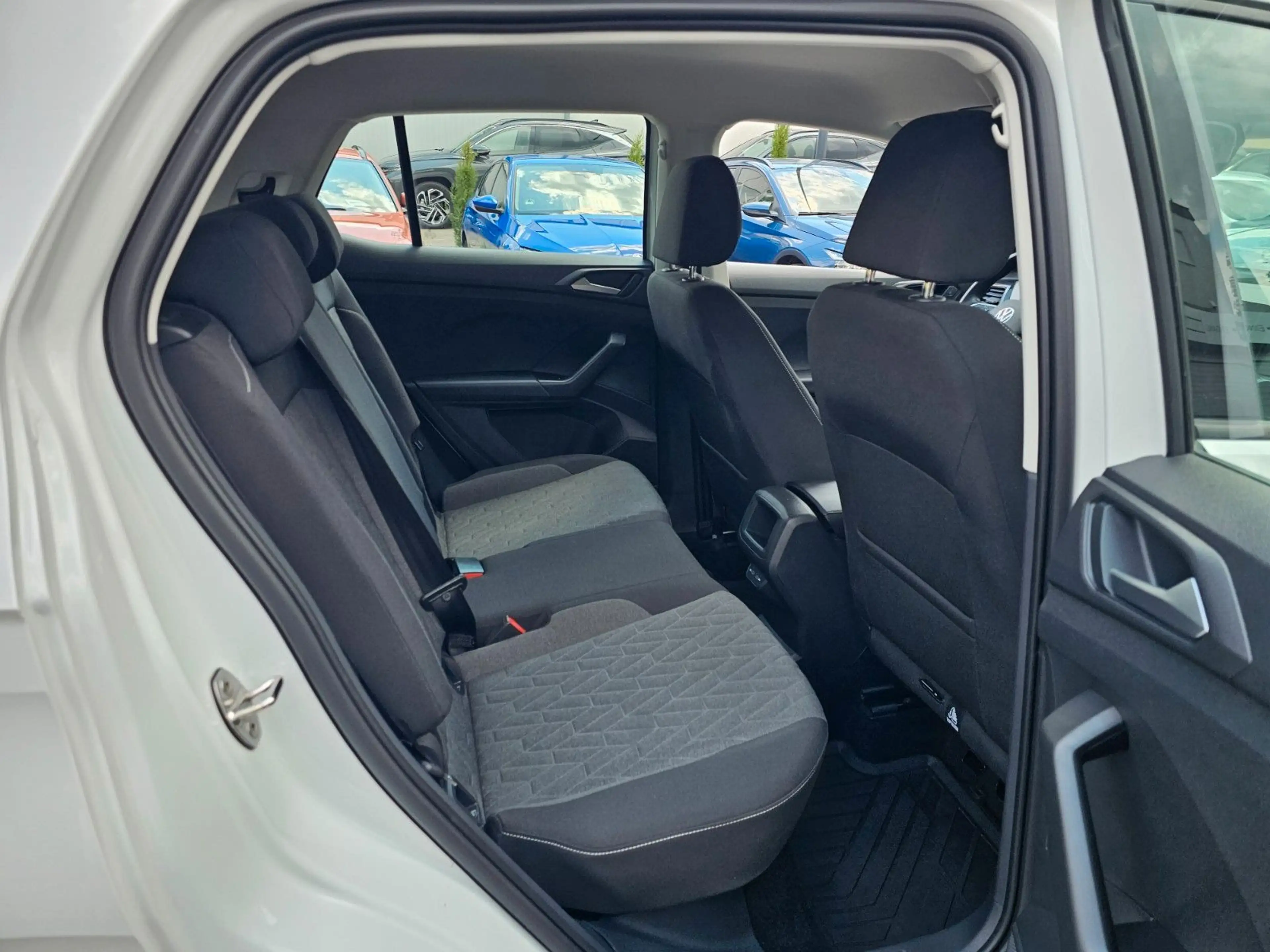 Volkswagen T-Cross 1.0 TSI 85 kW Life — photo 12