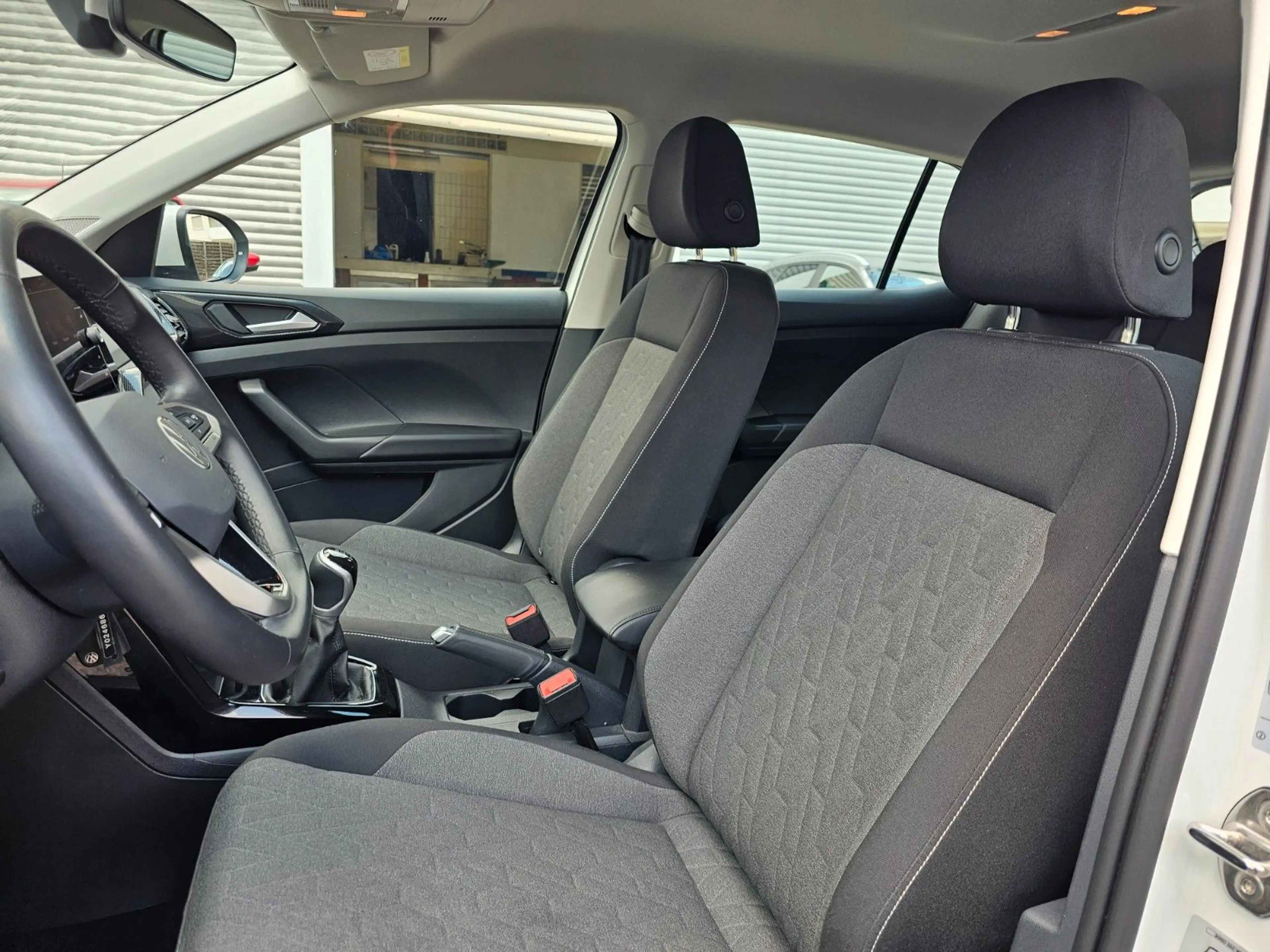 Volkswagen T-Cross 1.0 TSI 85 kW Life — photo 7