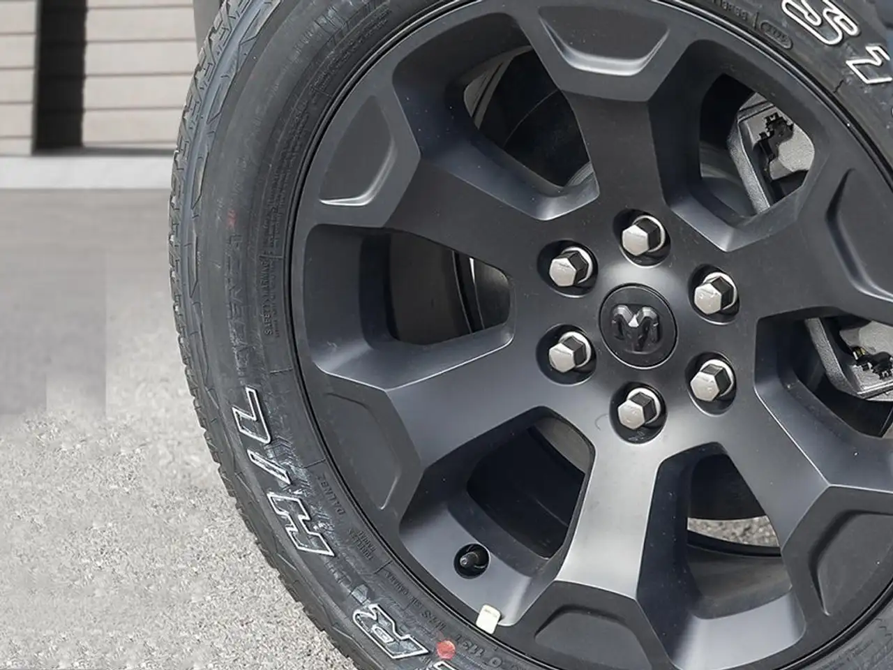 RAM 1500 снимка RAM 1500