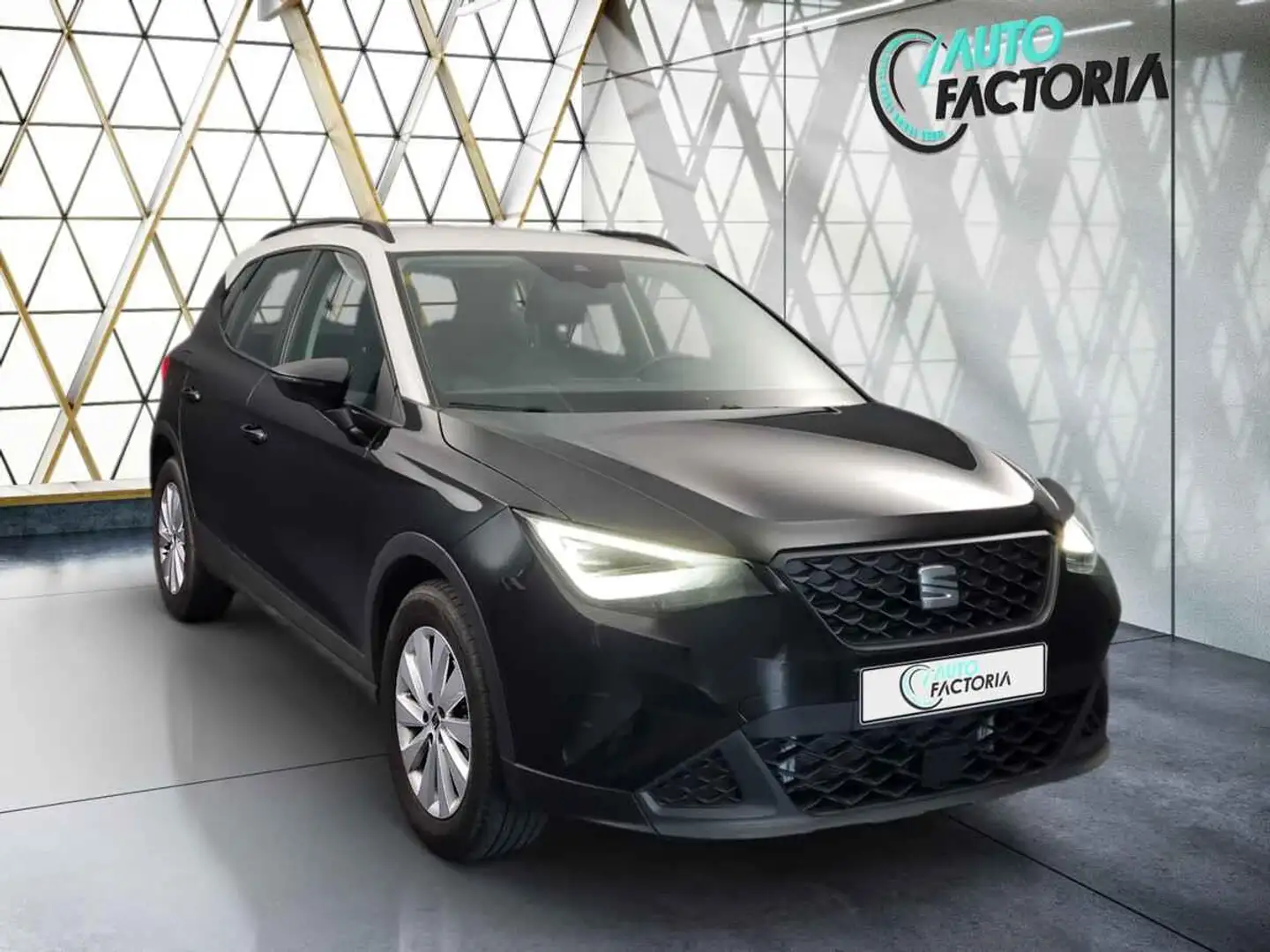 SEAT Arona -30% 1.0 TSI 110cv BVA +GPS+RADAR+FULL LED+Opts Noir - 2