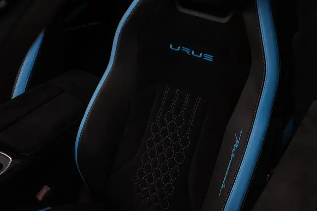 Lamborghini Urus view 11