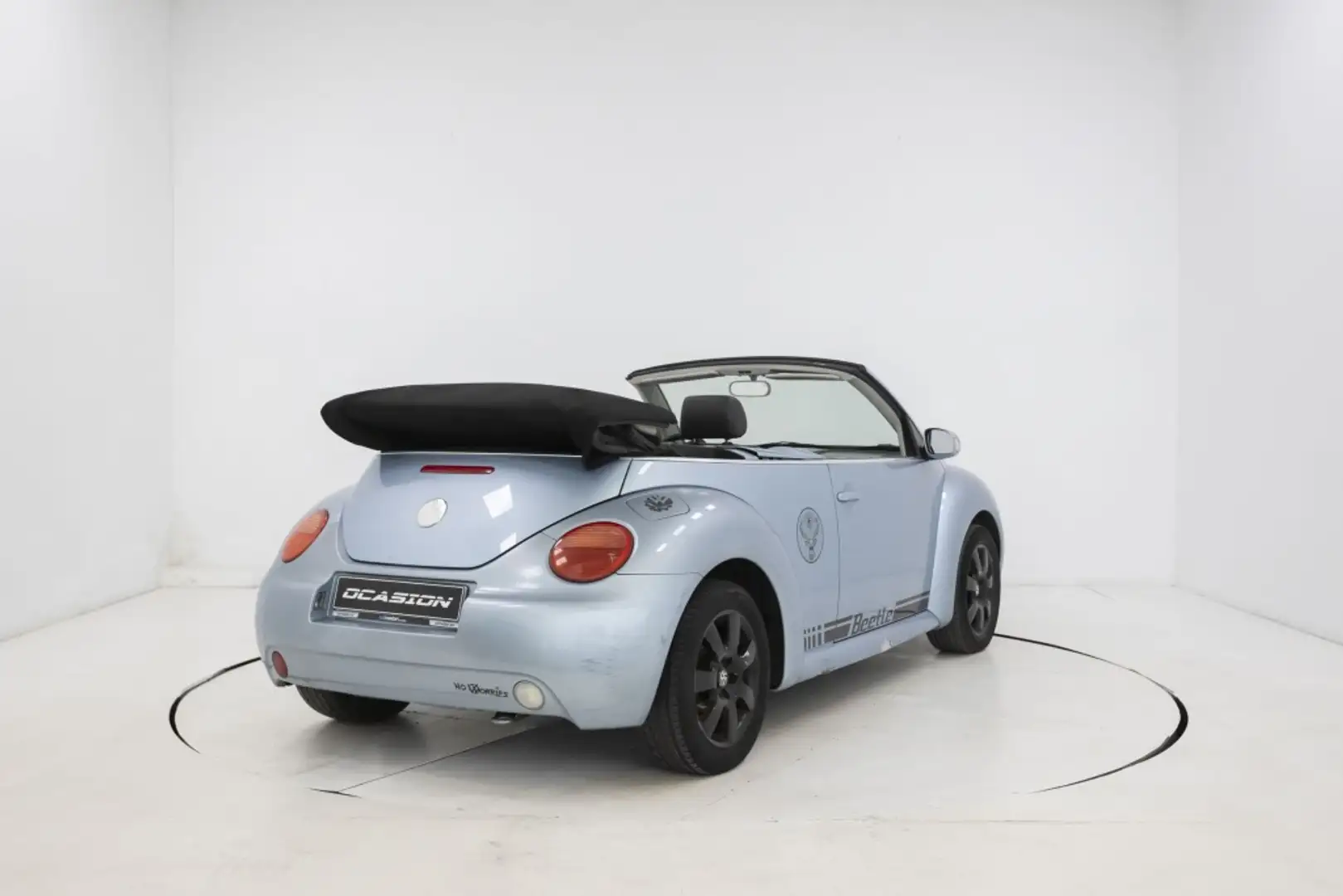 Volkswagen Beetle Cabrio 1.9TDI Azul - 2