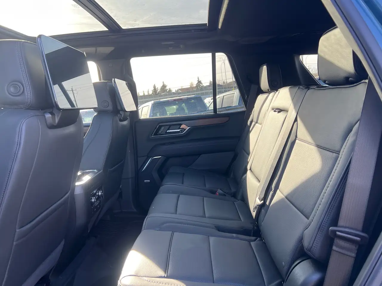 GMC Yukon снимка GMC Yukon