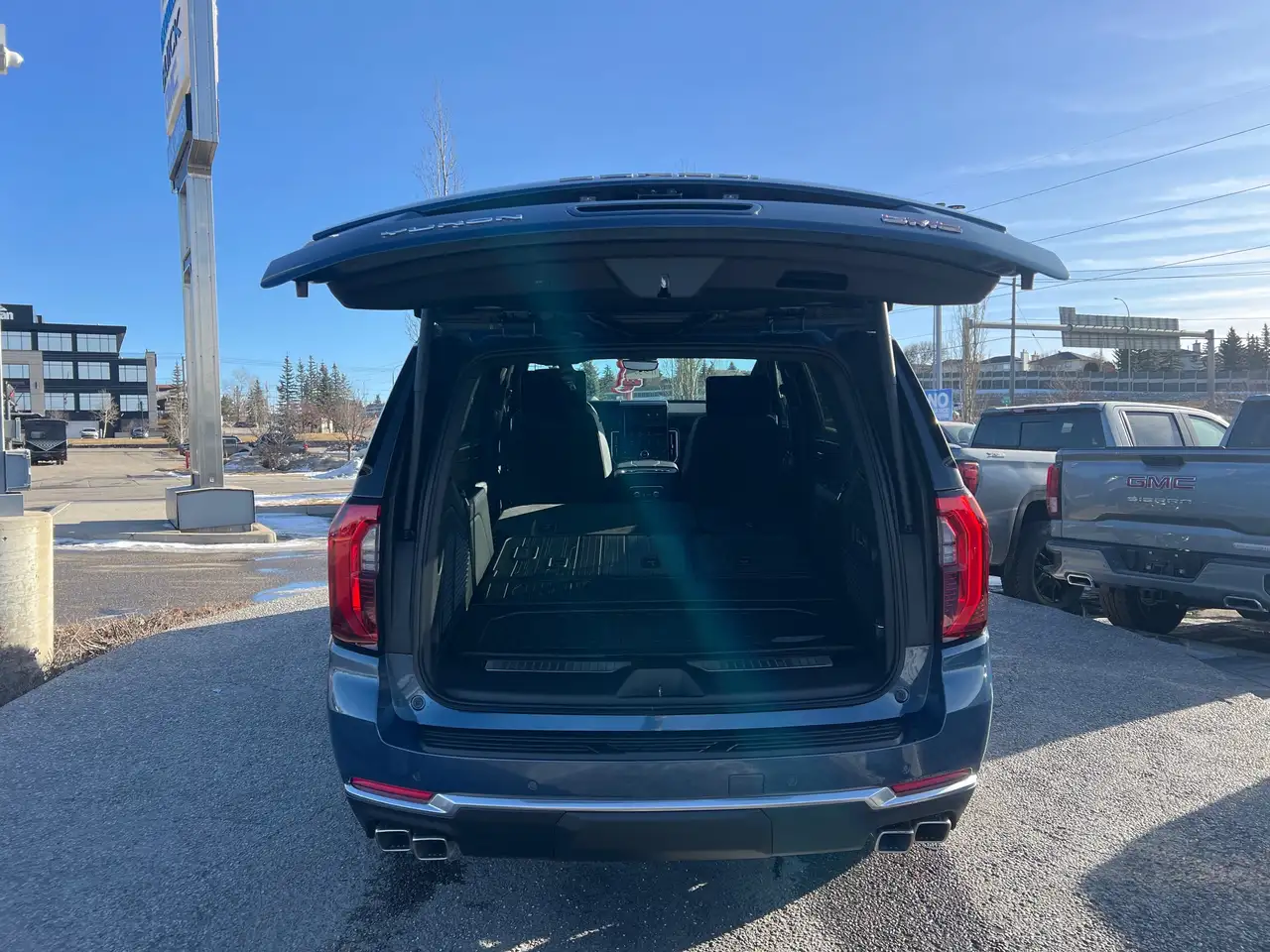 GMC Yukon снимка GMC Yukon