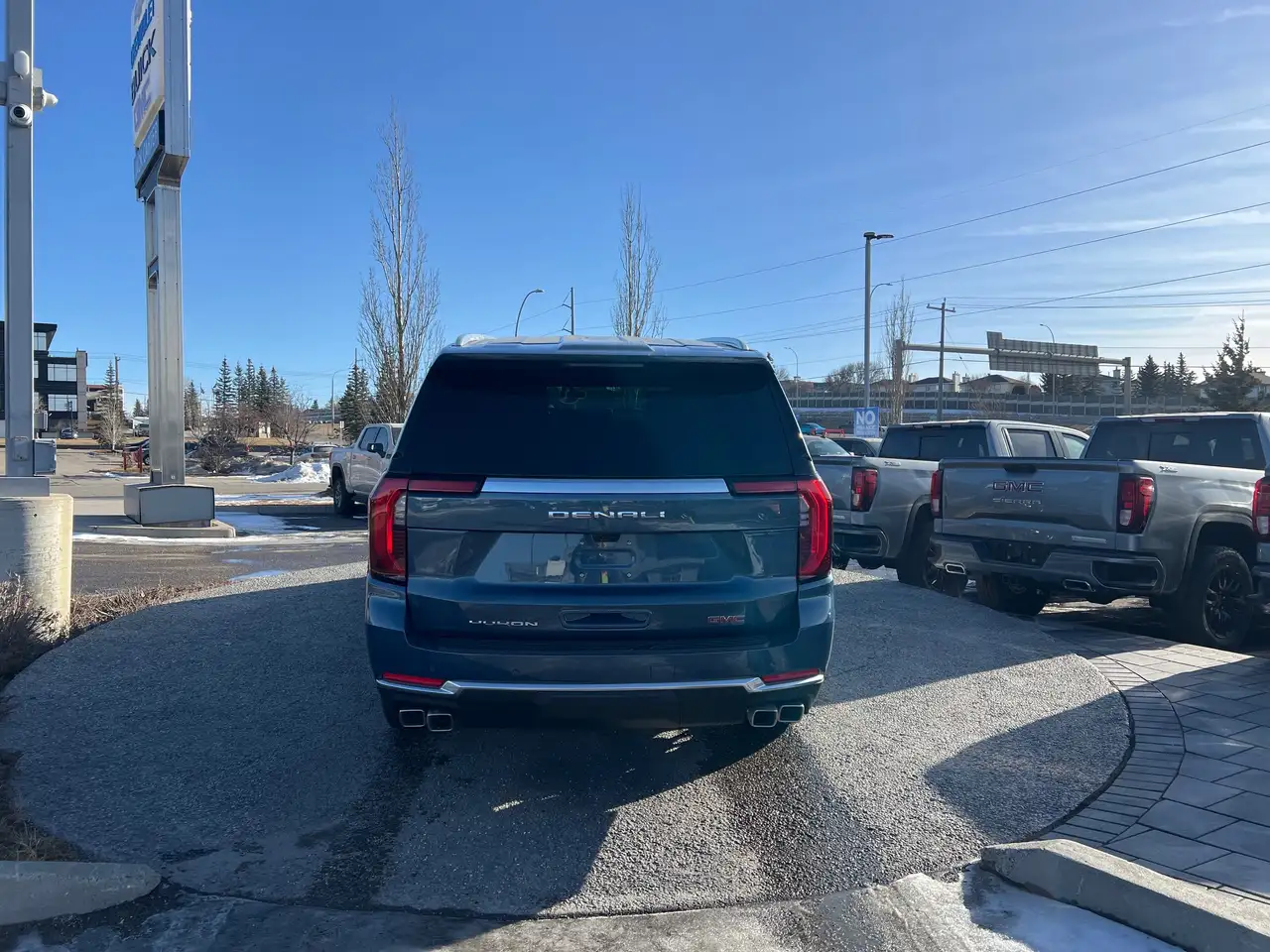 GMC Yukon снимка GMC Yukon