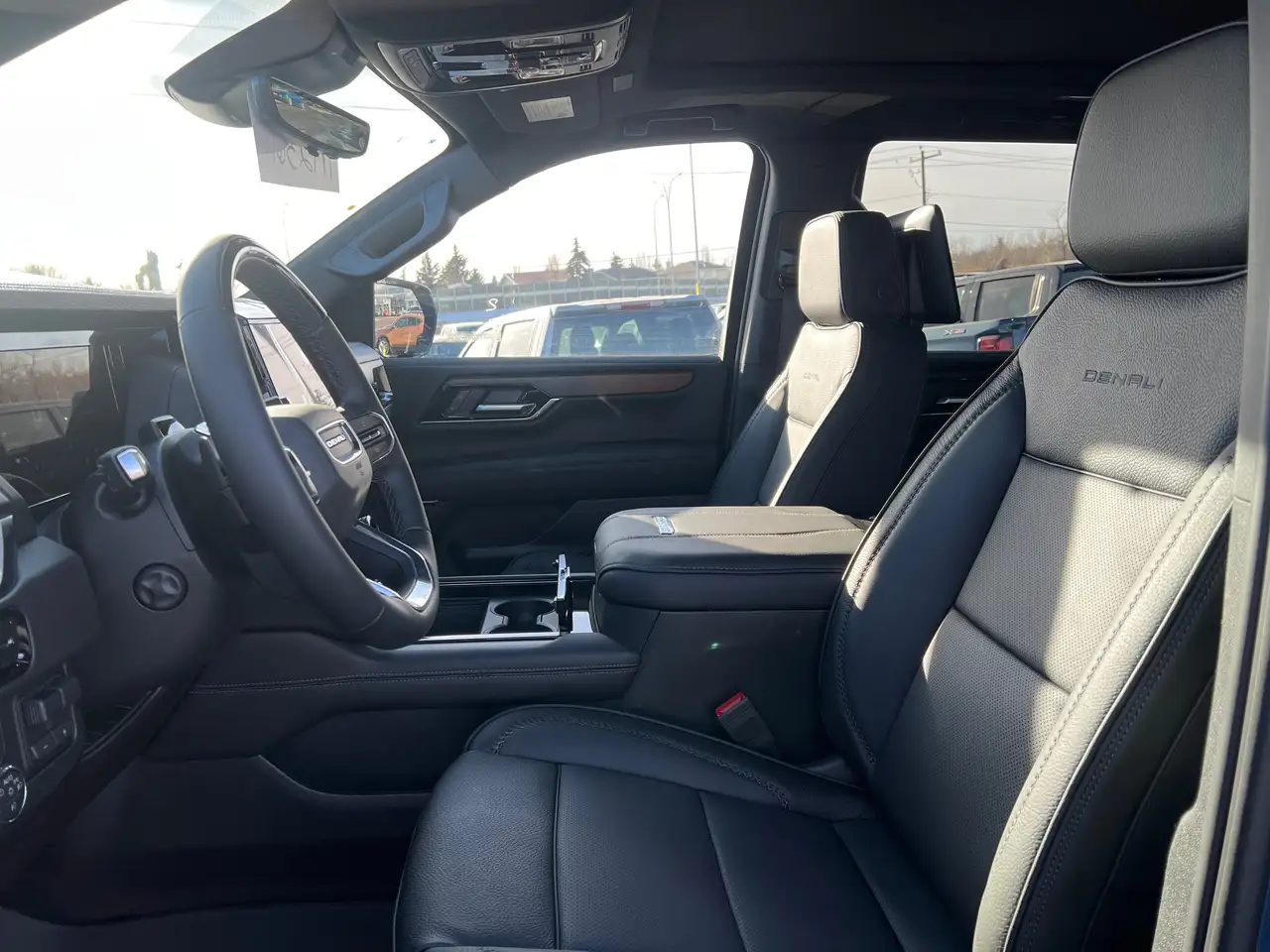 GMC Yukon снимка GMC Yukon