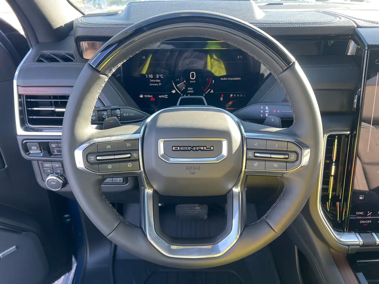 GMC Yukon снимка GMC Yukon