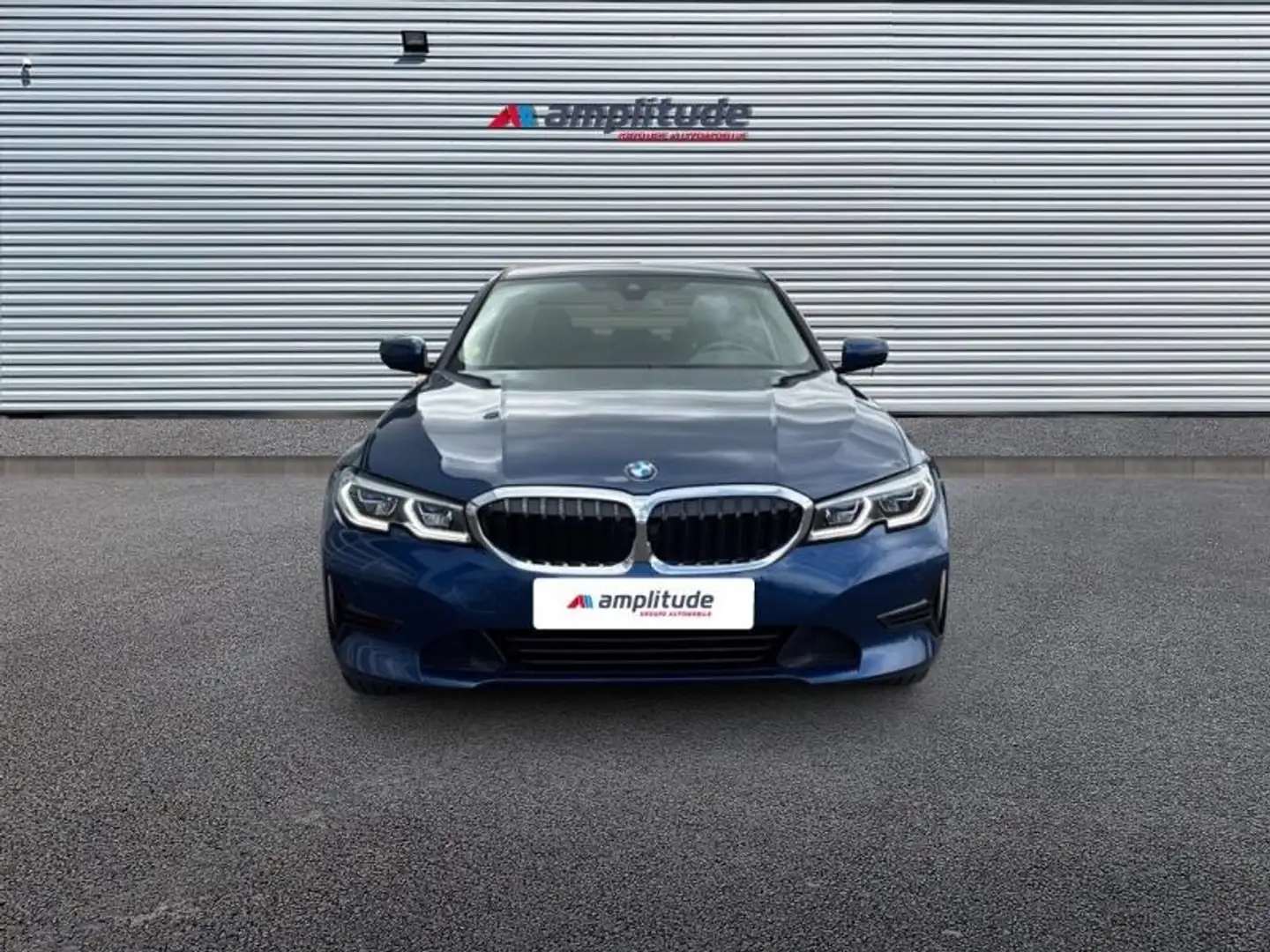 BMW 320 320dA MH xDrive 190ch Business Design Blauw - 2