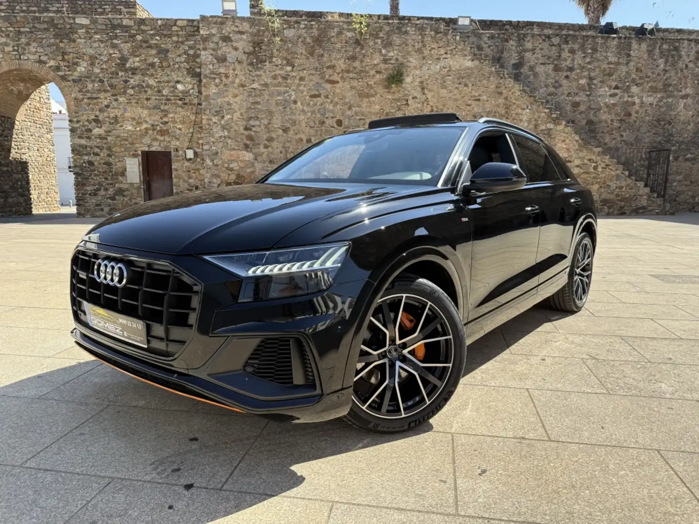 Audi Q8 50 TDI Black line quattro tiptronic Zwart - 1