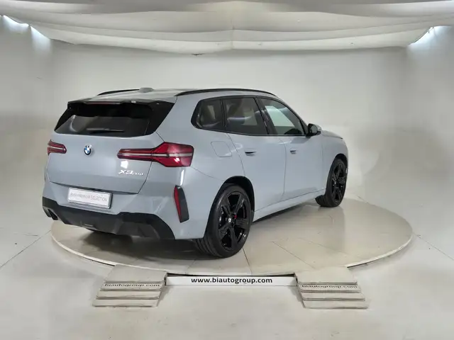 BMW X3 view 4