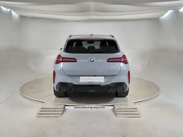 BMW X3 view 3