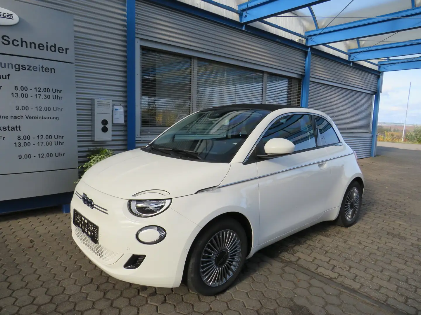 Fiat 500e Cabrio 42kWh ALU Kamera PDC Blanc - 1