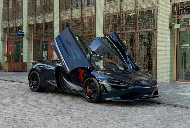 McLaren 750S Coupé 6336km 1 owner from new