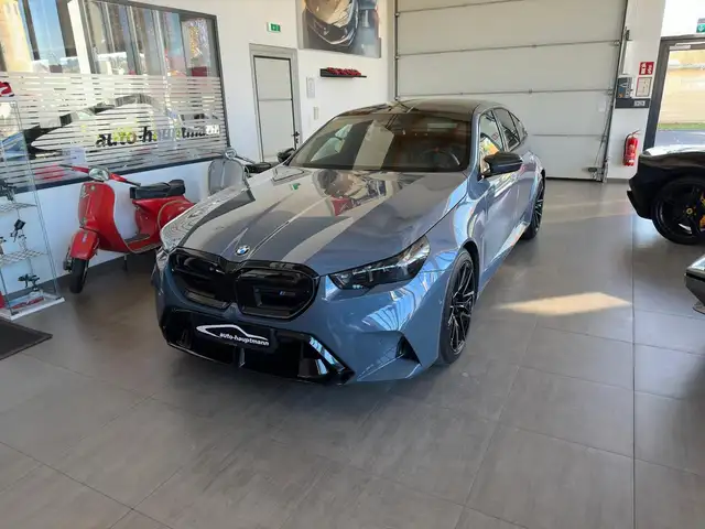 BMW M5 Basis Ansicht 1