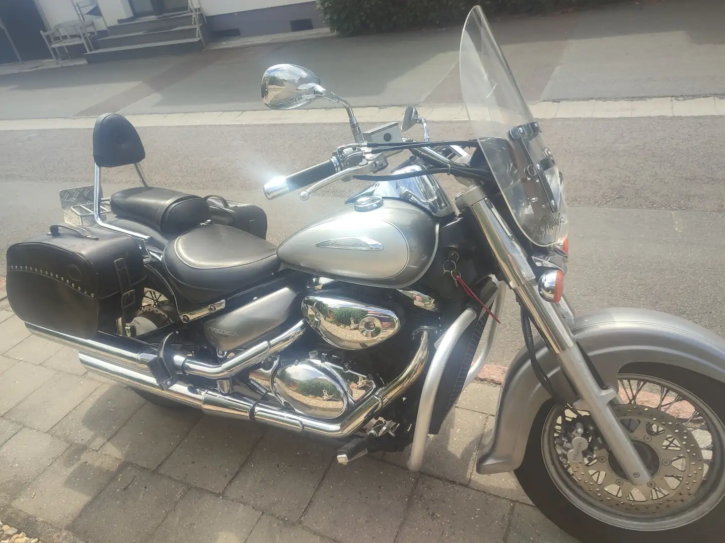 Suzuki VL 800 Volusia Plateado - 1