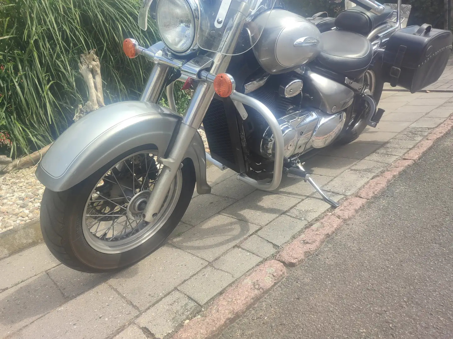 Suzuki VL 800 Volusia Plateado - 2