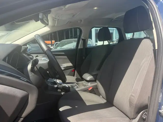 Ford Focus view 5