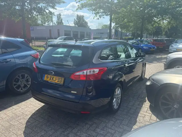 Ford Focus view 8