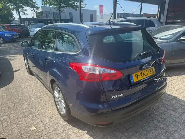 Ford Focus view 7