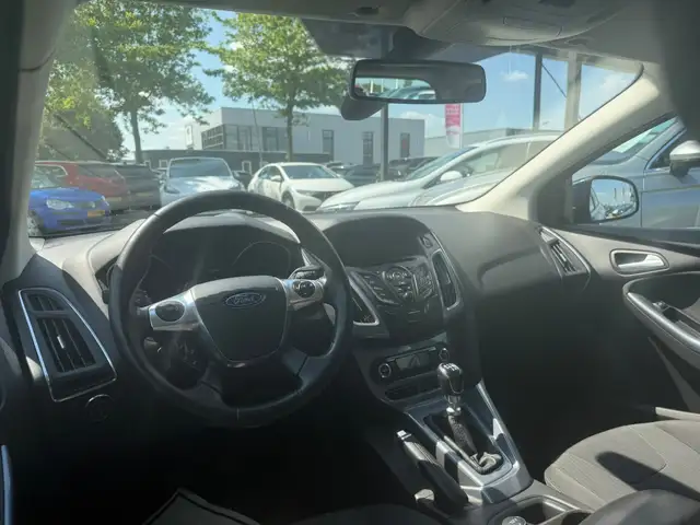 Ford Focus view 4