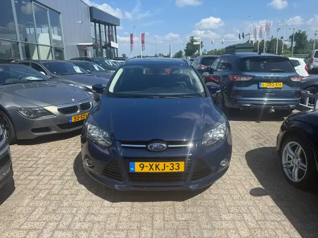 Ford Focus view 9