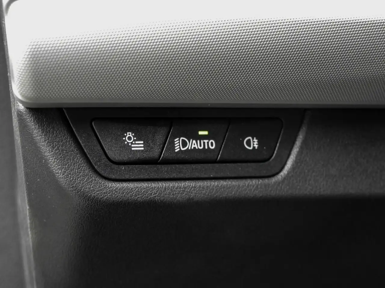 BMW X1 sDrive18i AHK RFK NAVI LED Sound Syst. DAB 14