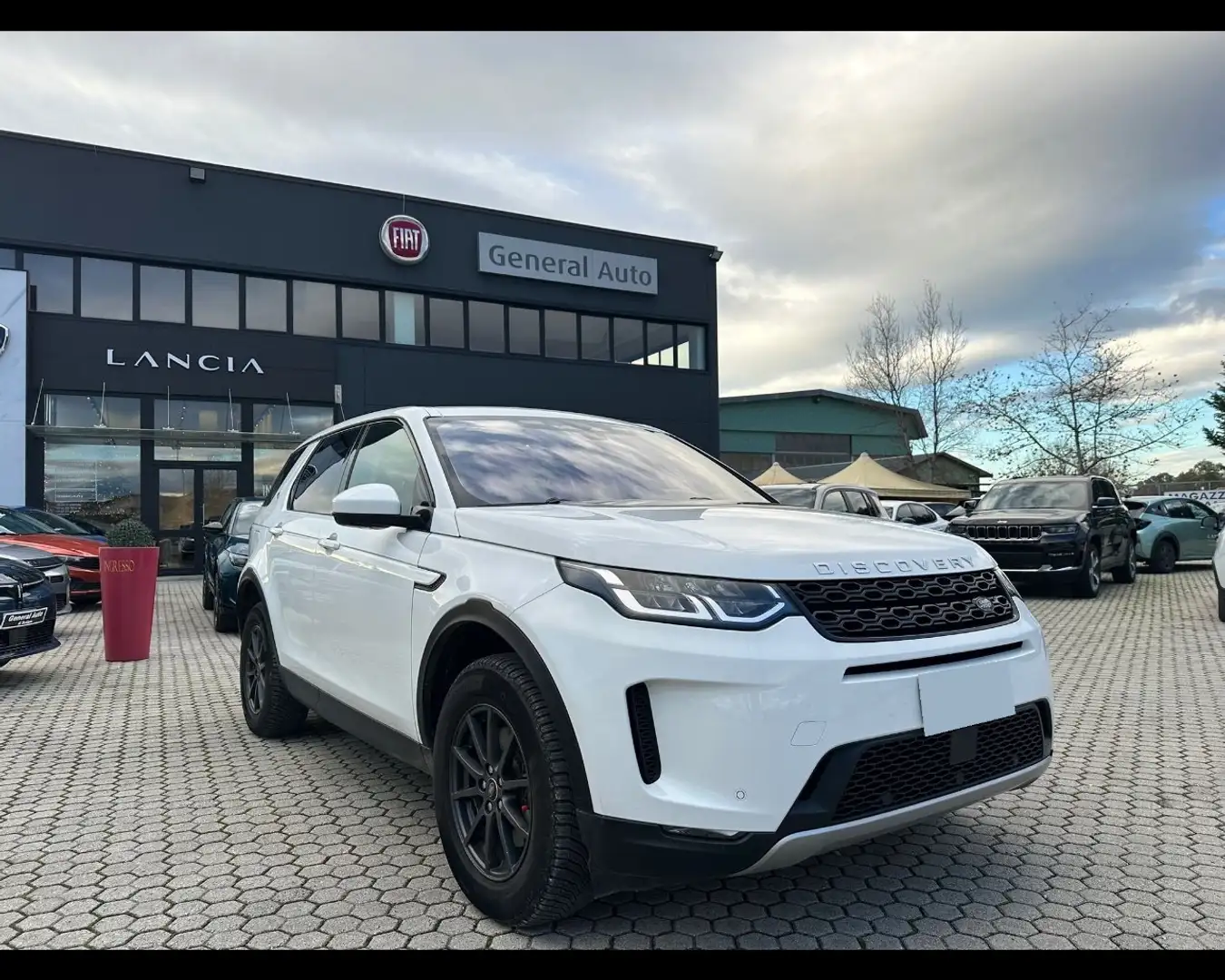 Land Rover Discovery Sport I 2.0d ed4 R-Dynamic fwd 150cv Bianco - 1
