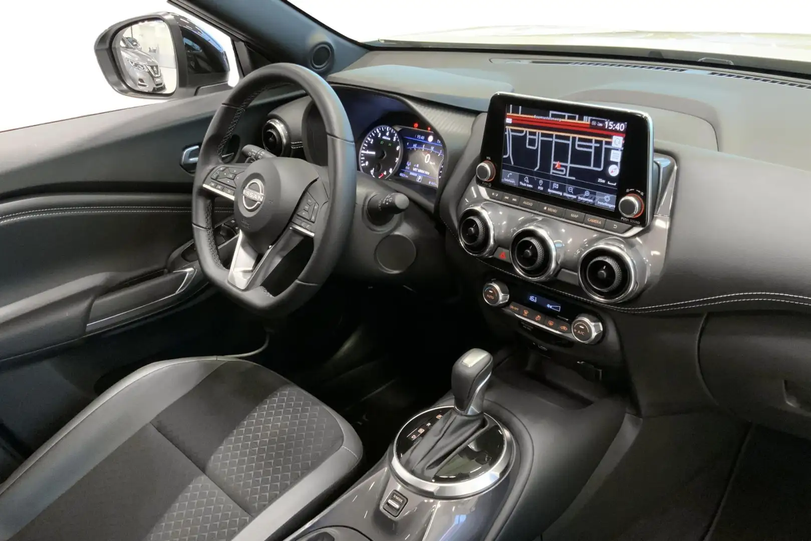 Nissan Juke 1.0 DIG-T 114 DCT N-Connecta - incl 2 jaar KARE Wit - 2