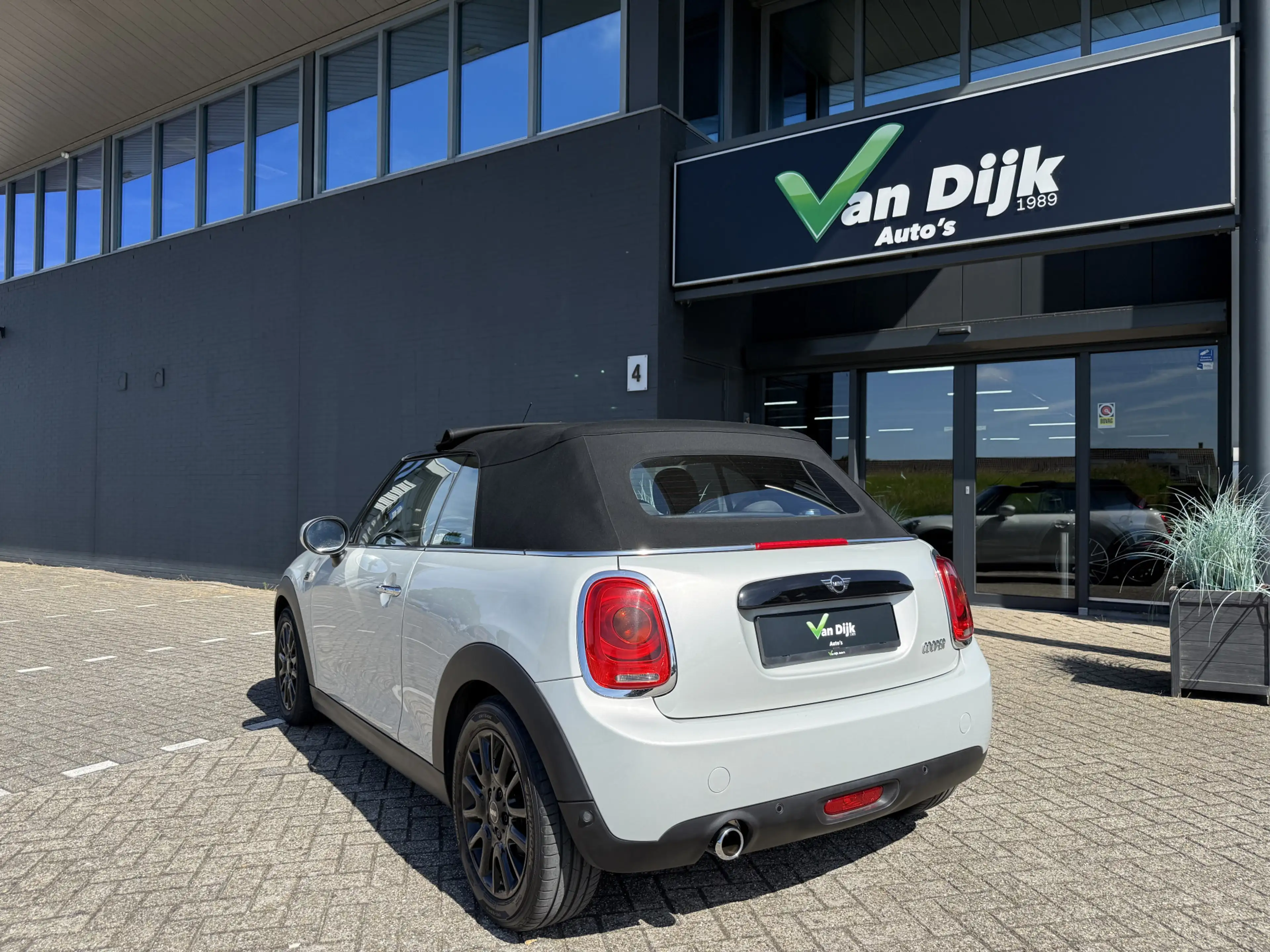 MINI Cooper Cabrio 1.5 Chili Navi Stoelverw.Keyless — photo 4