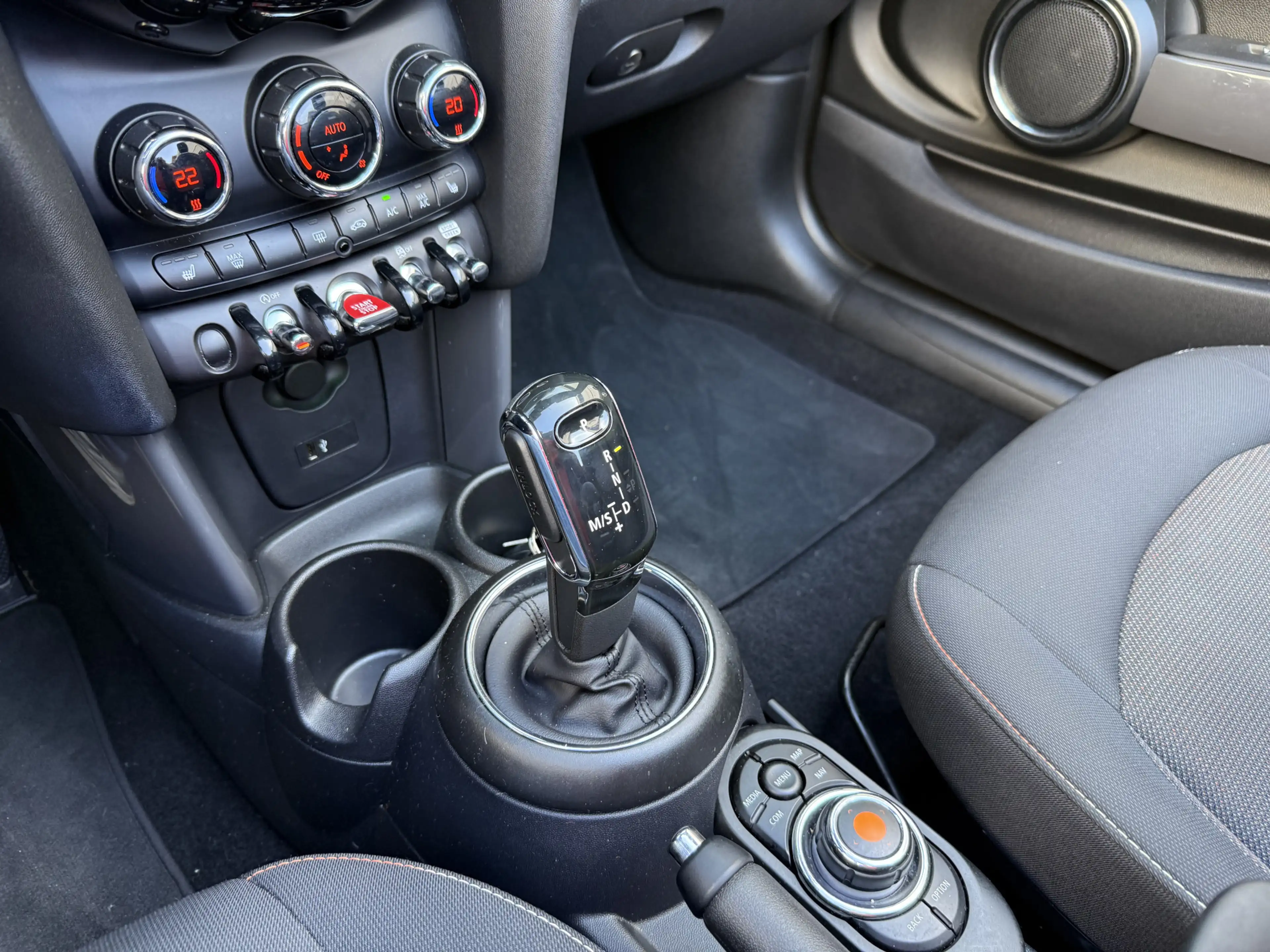 MINI Cooper Cabrio 1.5 Chili Navi Stoelverw.Keyless — photo 23