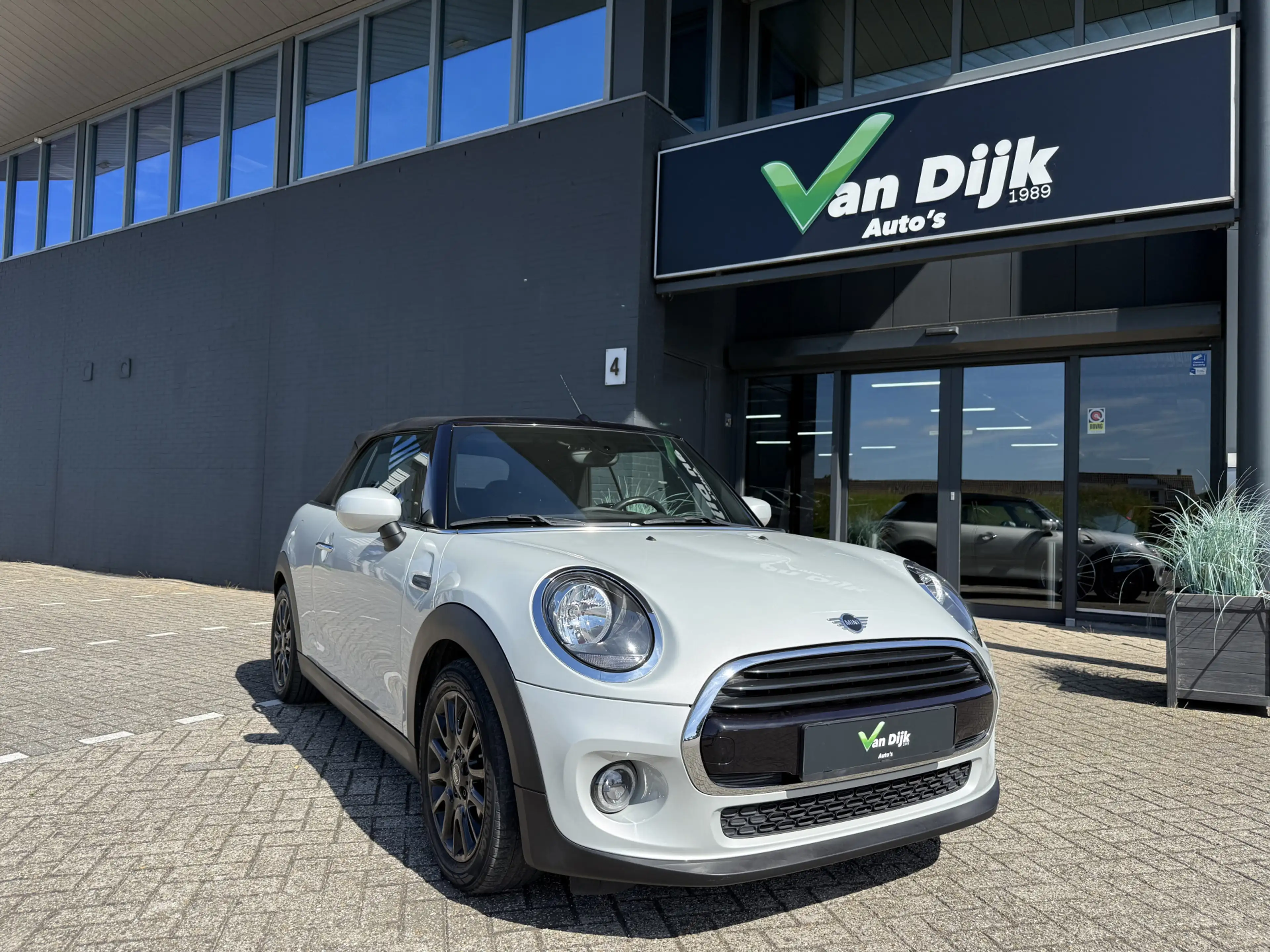 MINI Cooper Cabrio 1.5 Chili Navi Stoelverw.Keyless — photo 6