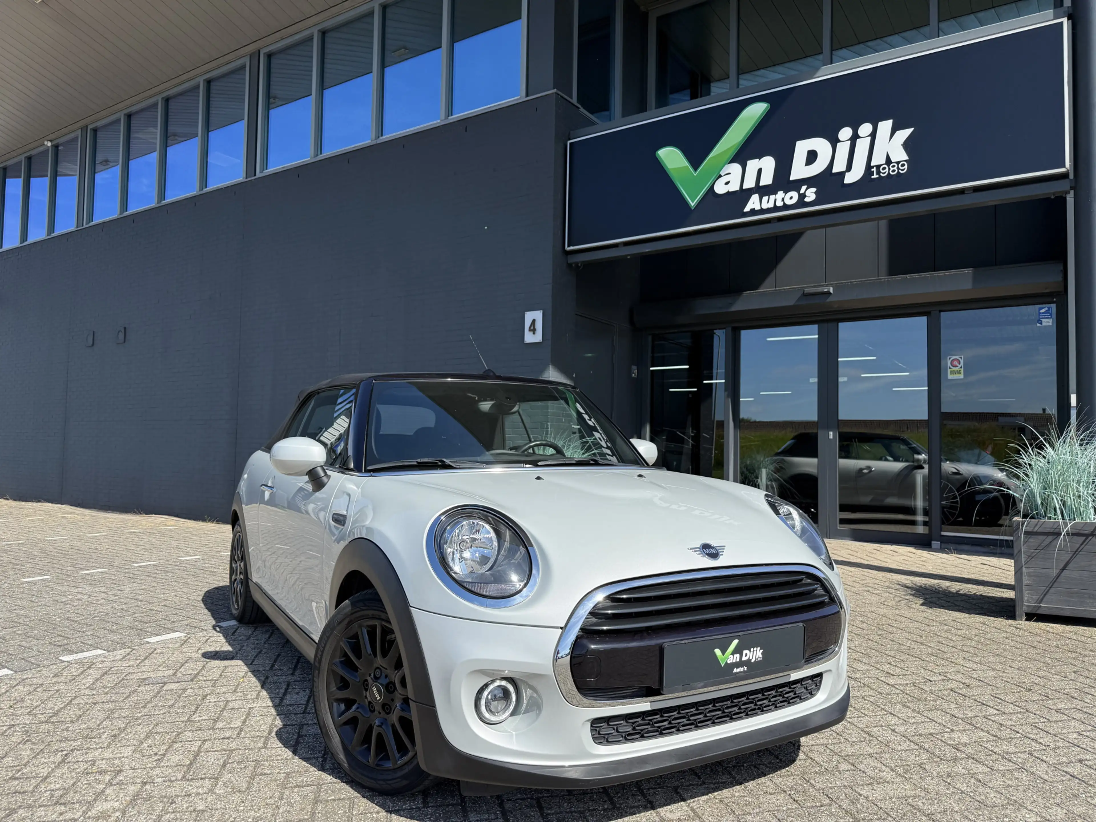 MINI Cooper Cabrio 1.5 Chili Navi Stoelverw.Keyless — photo 2