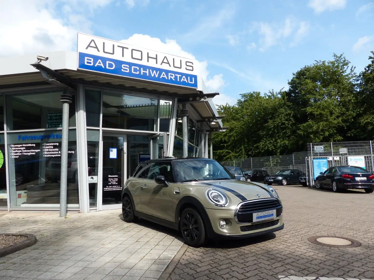 MINI Cooper Aut., Panoramadach, Navi, Leder, LED uvm. Grau - 1