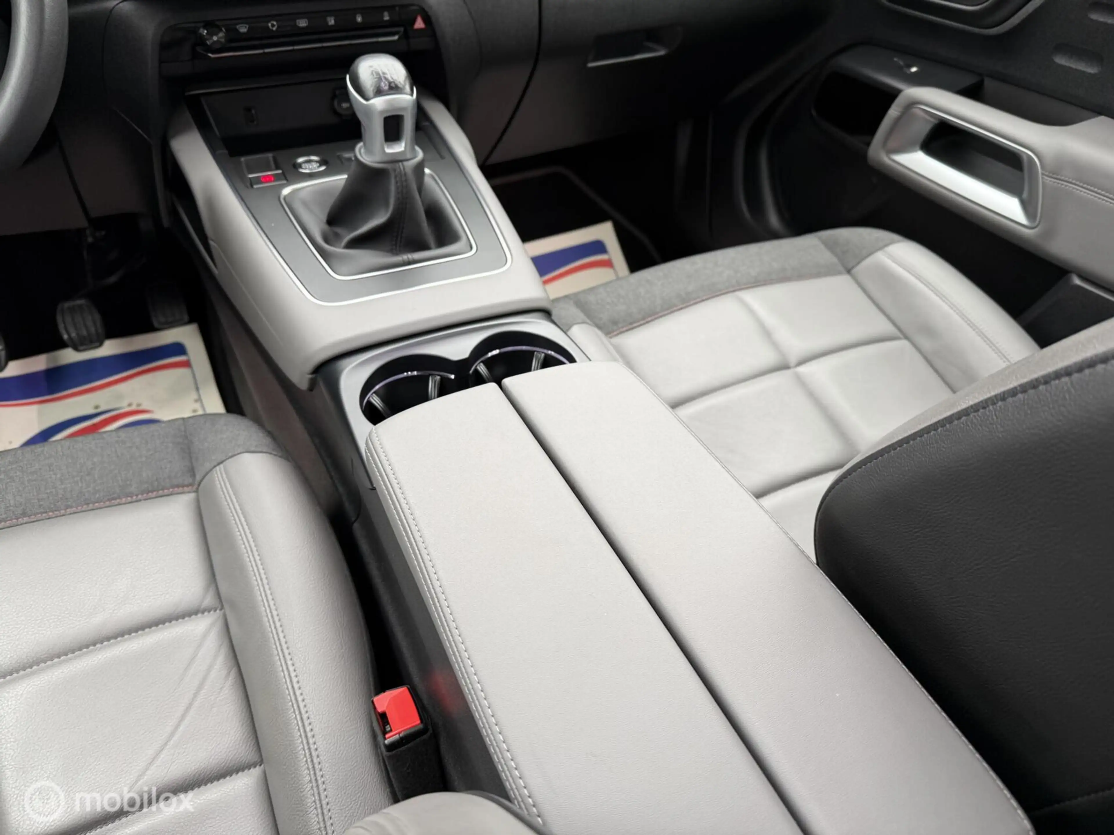 Citroen C5 Aircross 1.2 PureTech Business Plus Pano CarPlay Vol! — photo 36