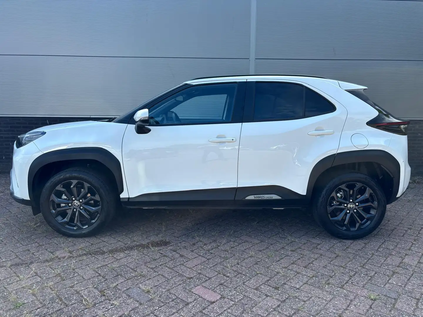 Toyota Yaris Cross 1.5 Hybrid Explore Wit - 2