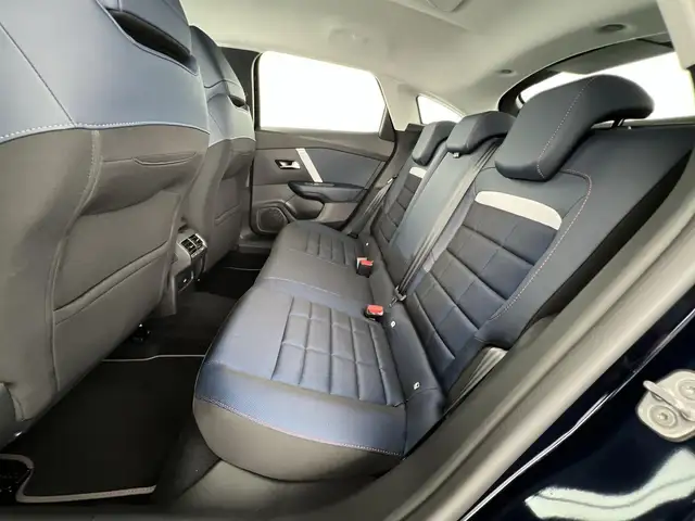 Citroen C4 view 9