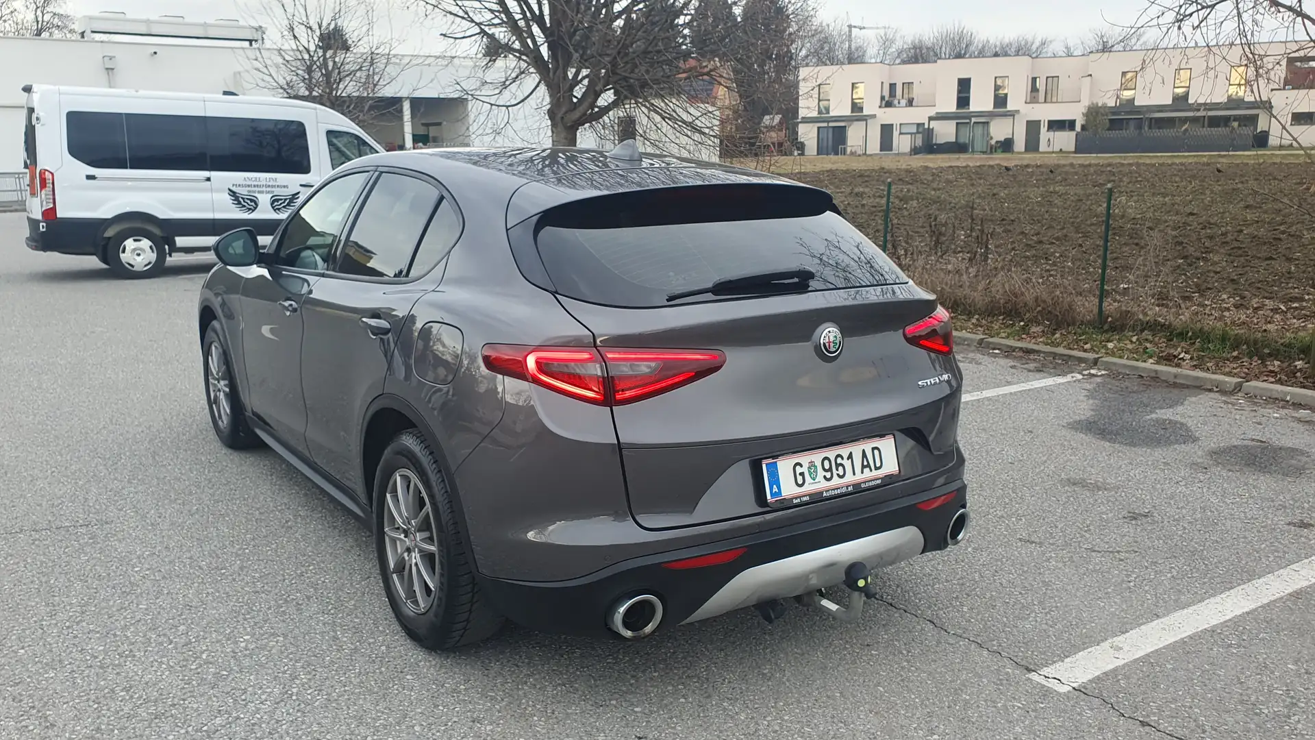 Alfa Romeo Stelvio Stelvio 2,2 ATX RWD Grau - 2