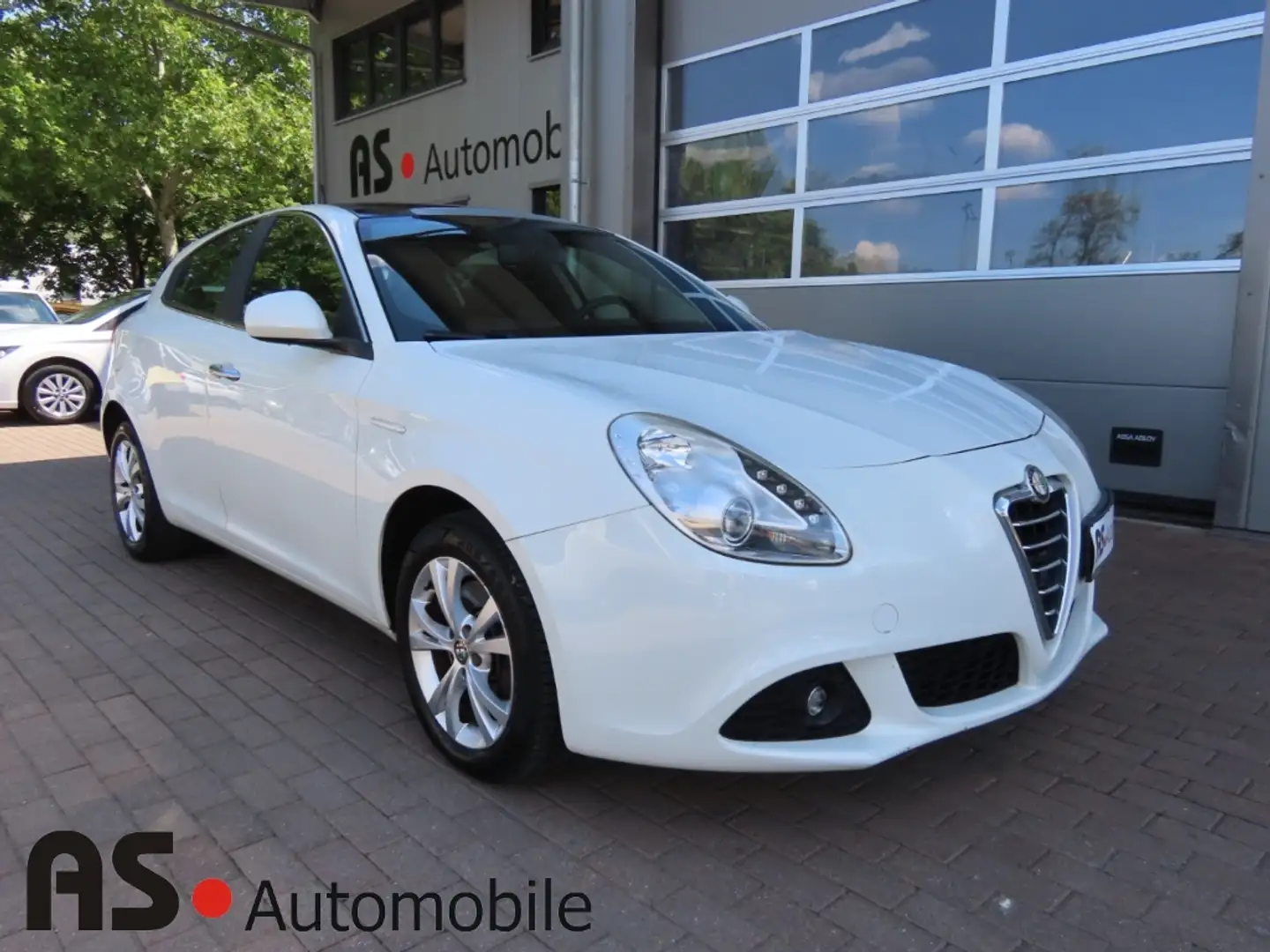 Alfa Romeo Giulietta Turismo 1.4 TB Automatik 2.Hd*Panorama White - 1