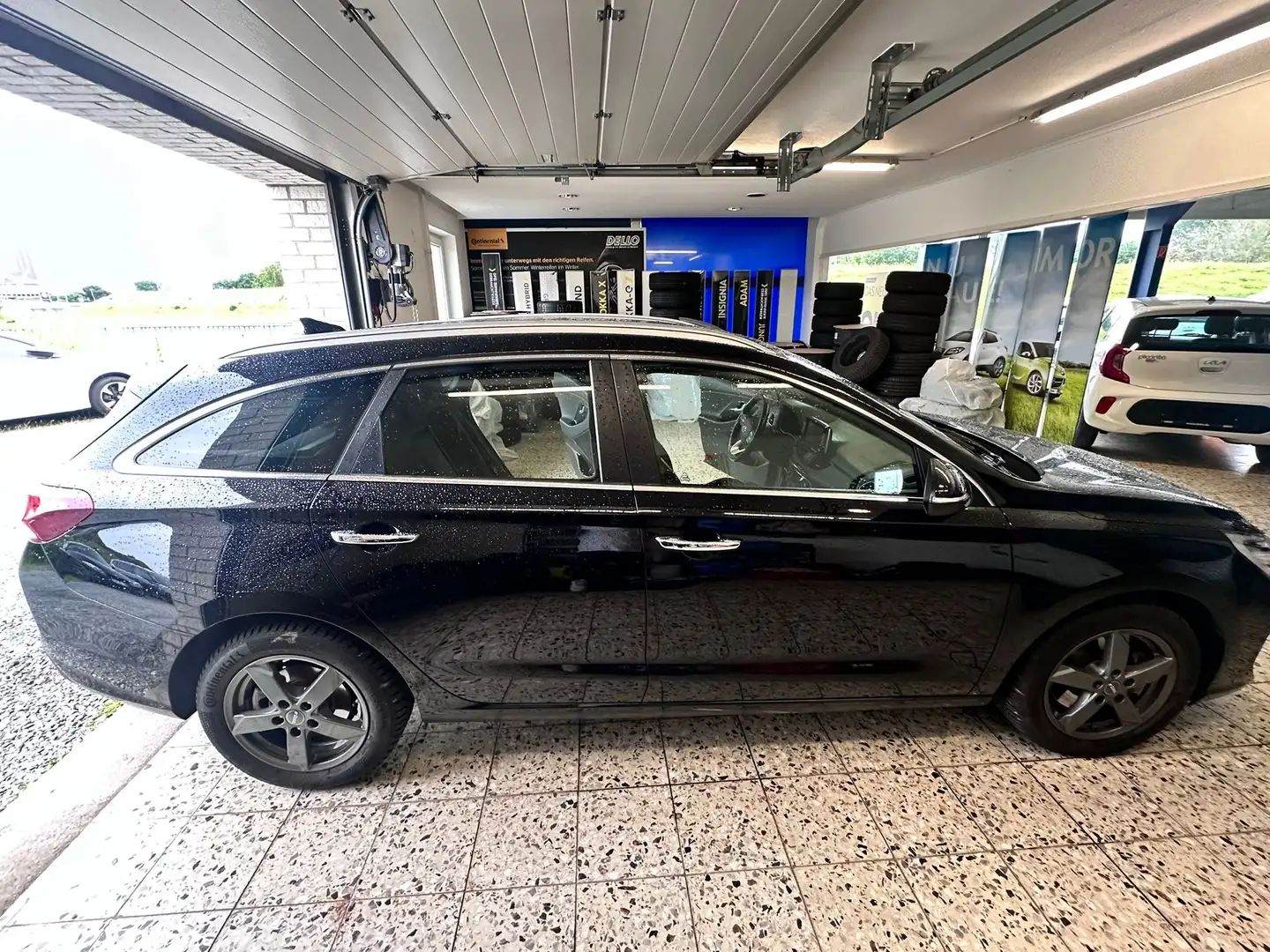 Hyundai i30 i30 Kombi 1.0 T-GDI Premium Siyah - 1